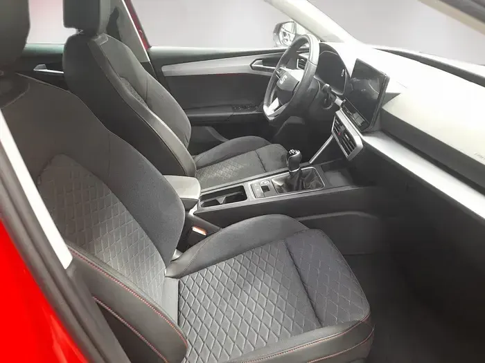 Usado Seat Leon FR 150 CV (110 kW) 2023 Rojo