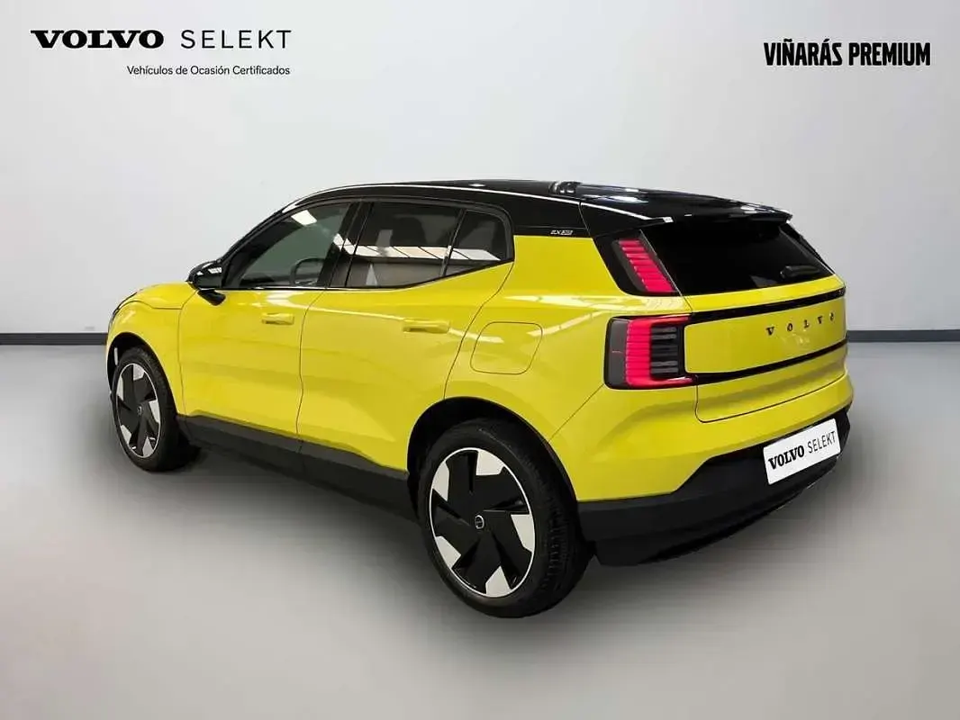 Usado Volvo EX30 Plus 200 kW (272 CV) 2024 Amarillo SUV