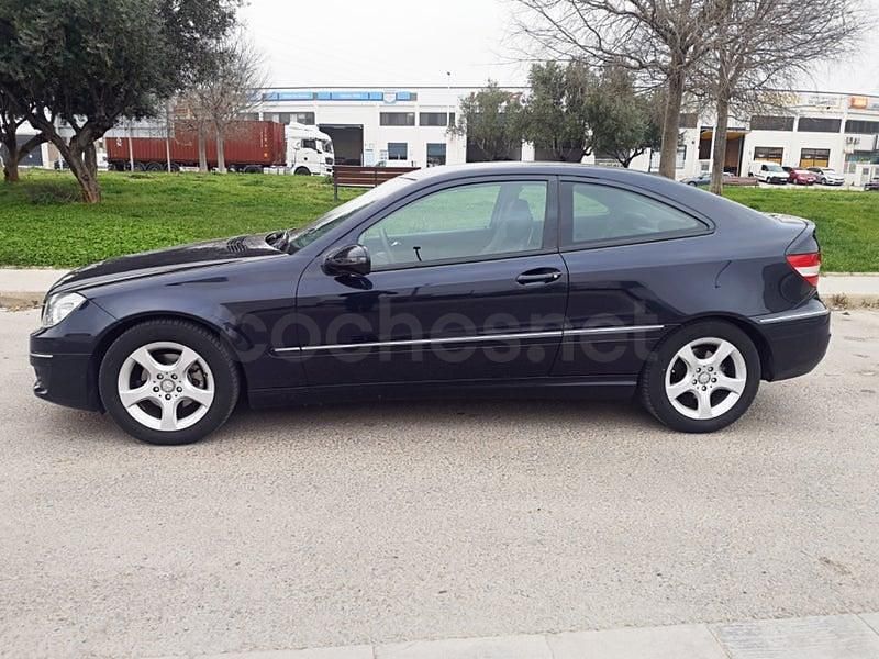 Usado Mercedes CLC200 122 CV (89 kW) 2009 Azul Utilitario