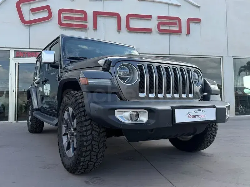 Usado Jeep Wrangler Unlimited Sahara 200 CV (147 kW) 2019 Gris / plata SUV