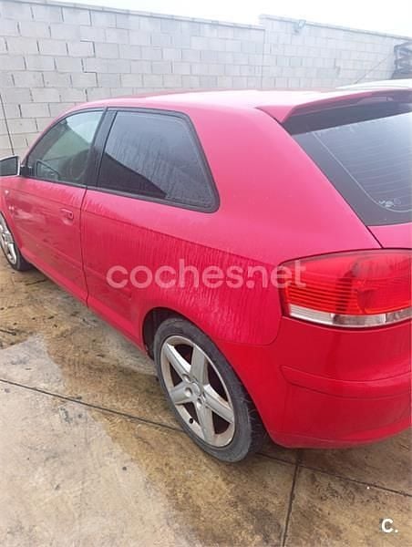 Usado Audi A3 Ambition 140 CV (102 kW) 2003 Rojo Utilitario