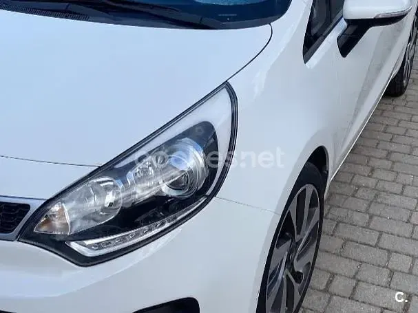 Usado Kia Rio 75 CV (55 kW) 2016 Blanco Utilitario