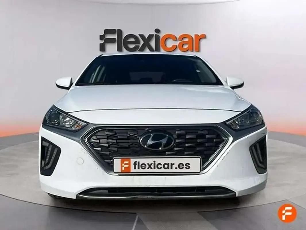 Usado Hyundai Ioniq 100 kW (136 CV) 2021 Blanco Utilitario