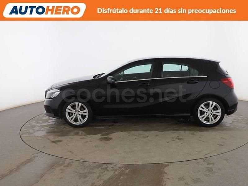 Usado Mercedes A180 Urban 122 CV (89 kW) 2017 Negro Berlina