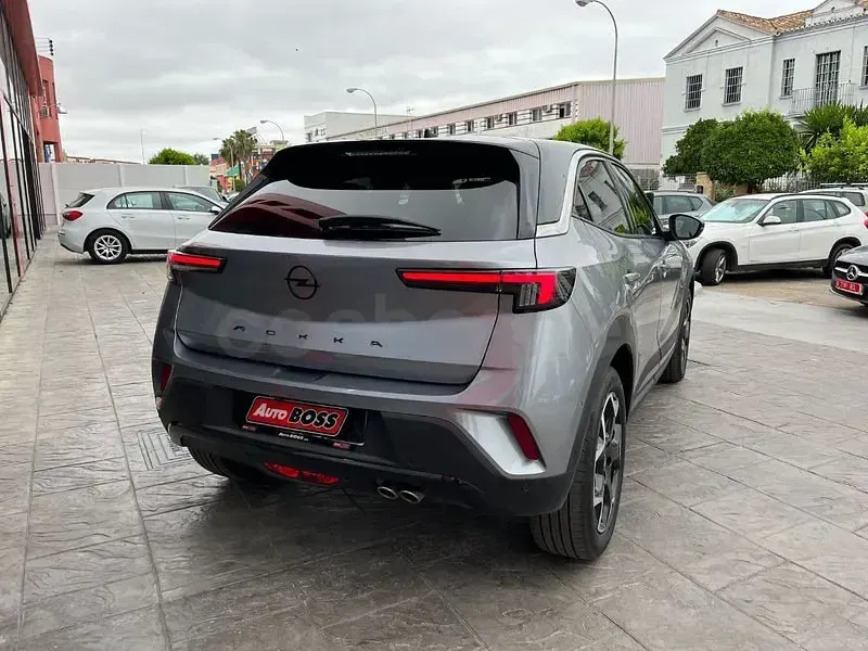 Usado Opel Mokka Ultimate 136 CV (100 kW) 2024 Gris / plata SUV