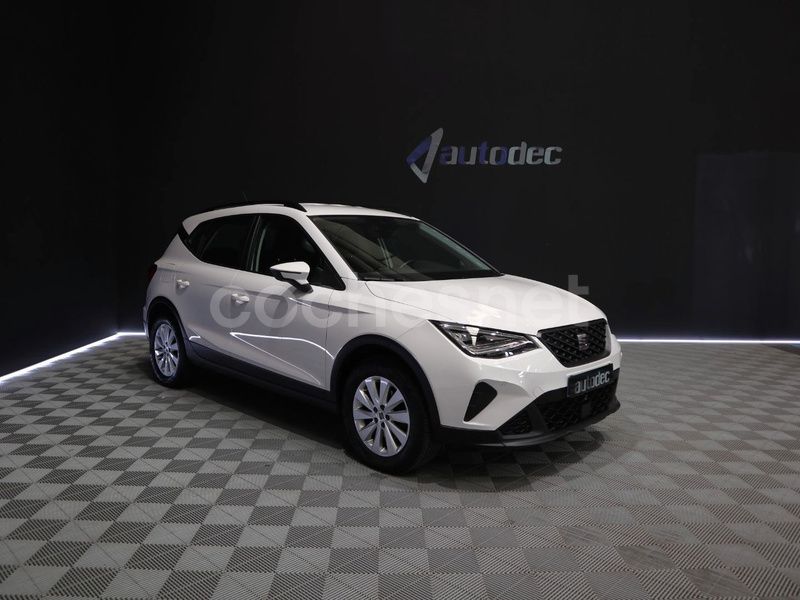 Blanco Usado 2023 Seat Arona Style Plus SUV | 17.990 € (Precio justo) - Imagen 1/4