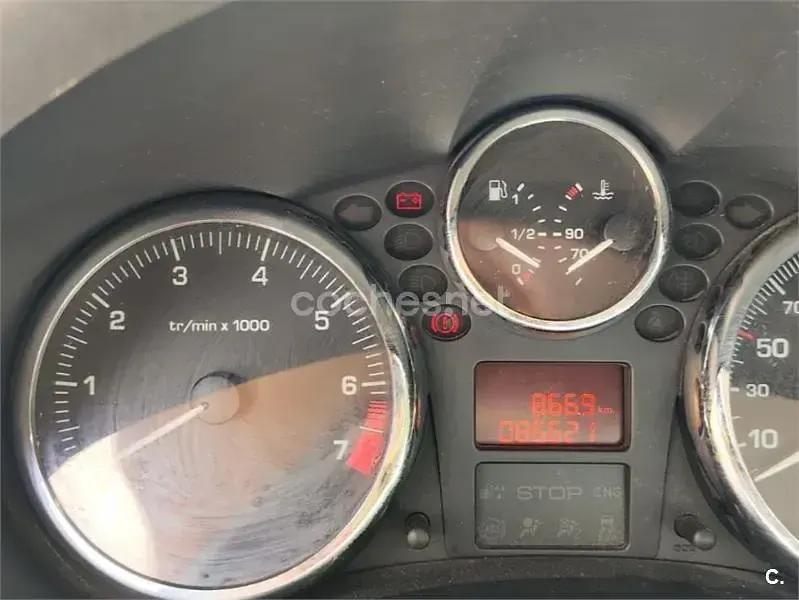 Usado Peugeot 206+ 60 CV (44 kW) 2011 Blanco Utilitario