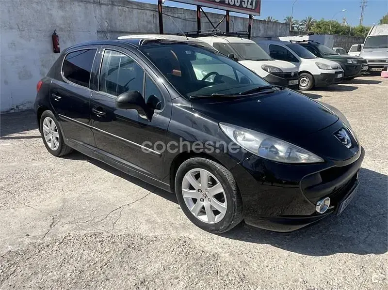 Usado Peugeot 207 Premium 90 CV (66 kW) 2007 Negro Berlina
