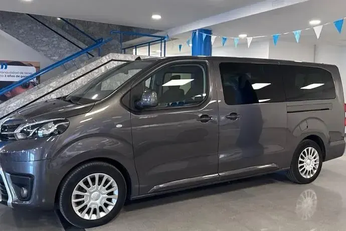 Usado Toyota Proace Verso Plus 177 CV (130 kW) 2023 Familiar