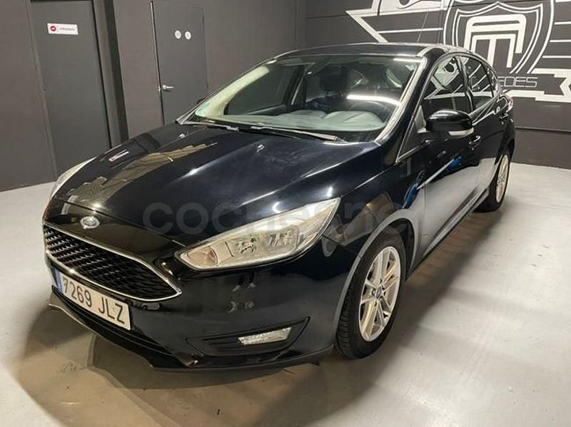 Usado Ford Focus Trend 125 CV (91 kW) 2016 Negro Berlina