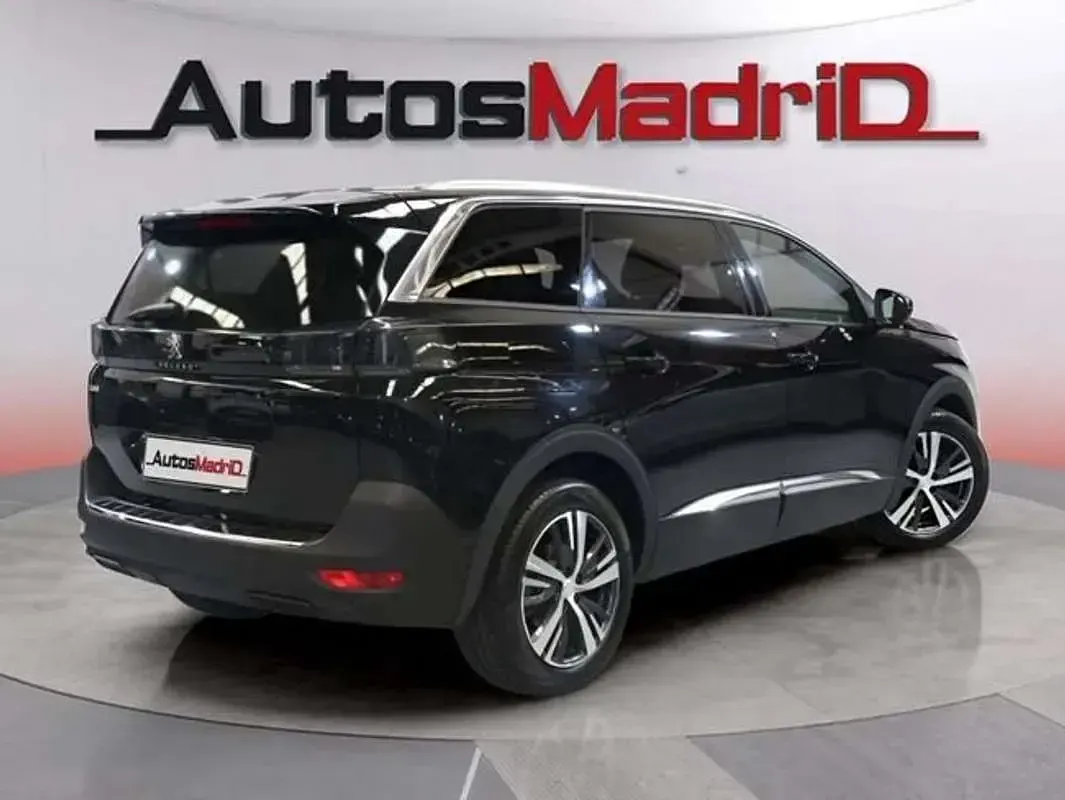 Usado Peugeot 5008 GT 131 CV (96 kW) 2023 Negro SUV