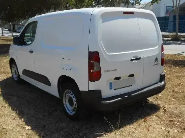 Usado Citroën Berlingo 76 CV (55 kW) 2021 Blanco Monovolumen