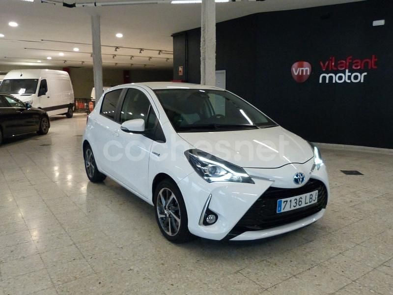 Blanco Usado 2019 Toyota Yaris Hybrid Berlina | 16.900 € (Precio justo) - Imagen 1/4