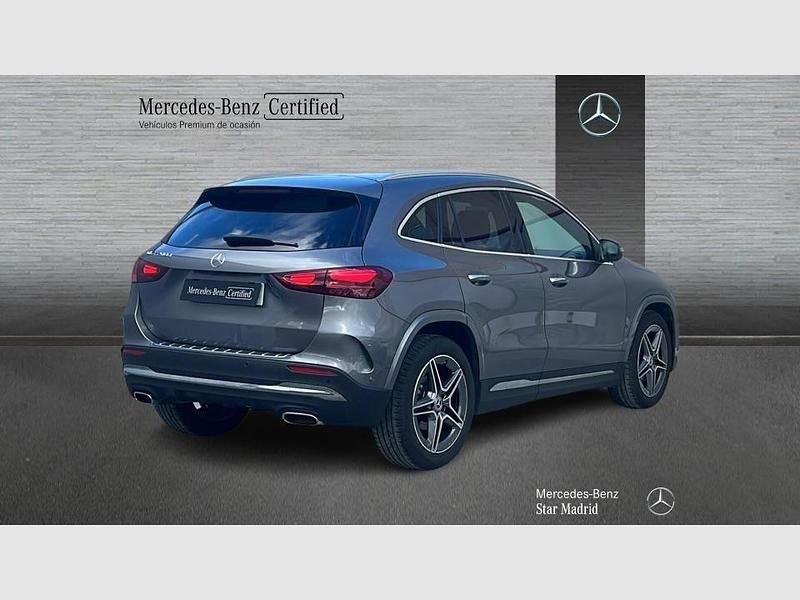 Usado Mercedes GLA200 AMG line 150 CV (110 kW) 2025 Gris SUV