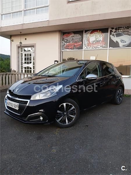 Usado Peugeot 208 110 CV (80 kW) 2018 Azul Utilitario