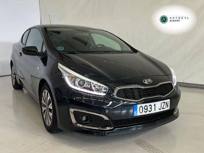 Usado Kia Ceed 120 CV (88 kW) 2017 Negro Utilitario