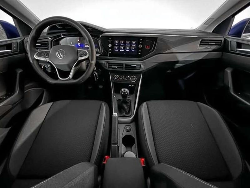 Usado VW Polo 95 CV (69 kW) 2025 Azul Utilitario