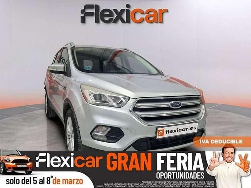 Usado Ford Kuga Trend 120 CV (88 kW) 2018 Gris SUV