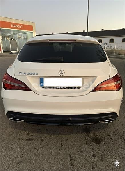 Usado Mercedes CLA200 Shooting Brake 150 CV (110 kW) 2019 Blanco Familiar