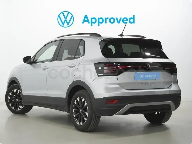 Usado VW T-Cross Advance 110 CV (80 kW) 2022 Gris / plata SUV
