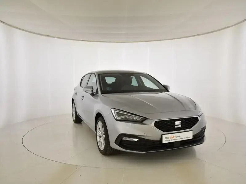 Gris/plata Usado 2024 Seat Leon Style | 22.990 € (Buen precio) - Imagen 1/4