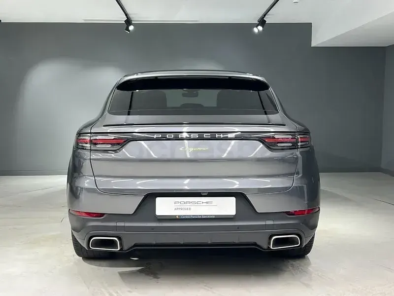 Usado Porsche Cayenne E-Hybrid 462 CV (339 kW) 2020 Gris / plata SUV