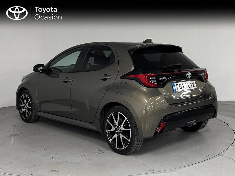 Usado Toyota Yaris Hybrid Style 116 CV (85 kW) 2022 Blanco Berlina