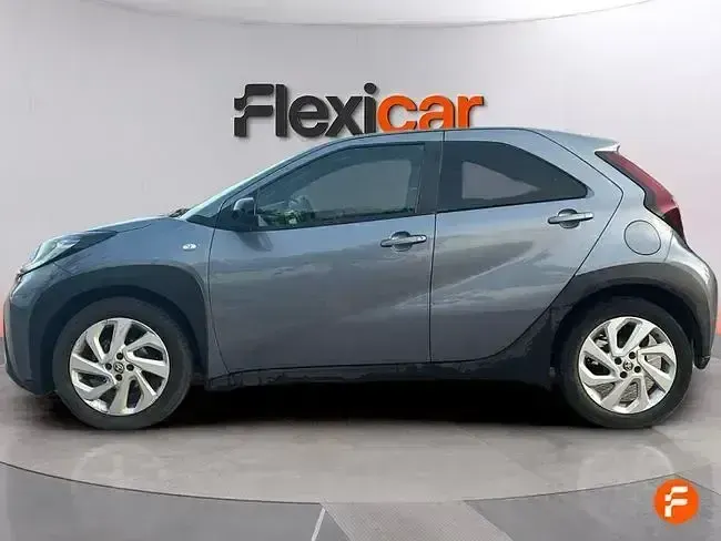 Usado Toyota Aygo 72 CV (52 kW) 2024 Azul
