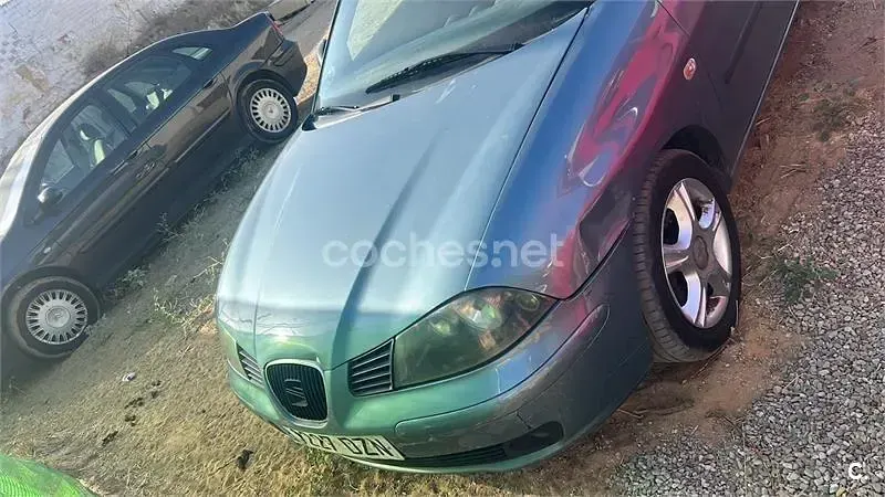 Usado Seat Ibiza 100 CV (73 kW) 2006 Azul Utilitario