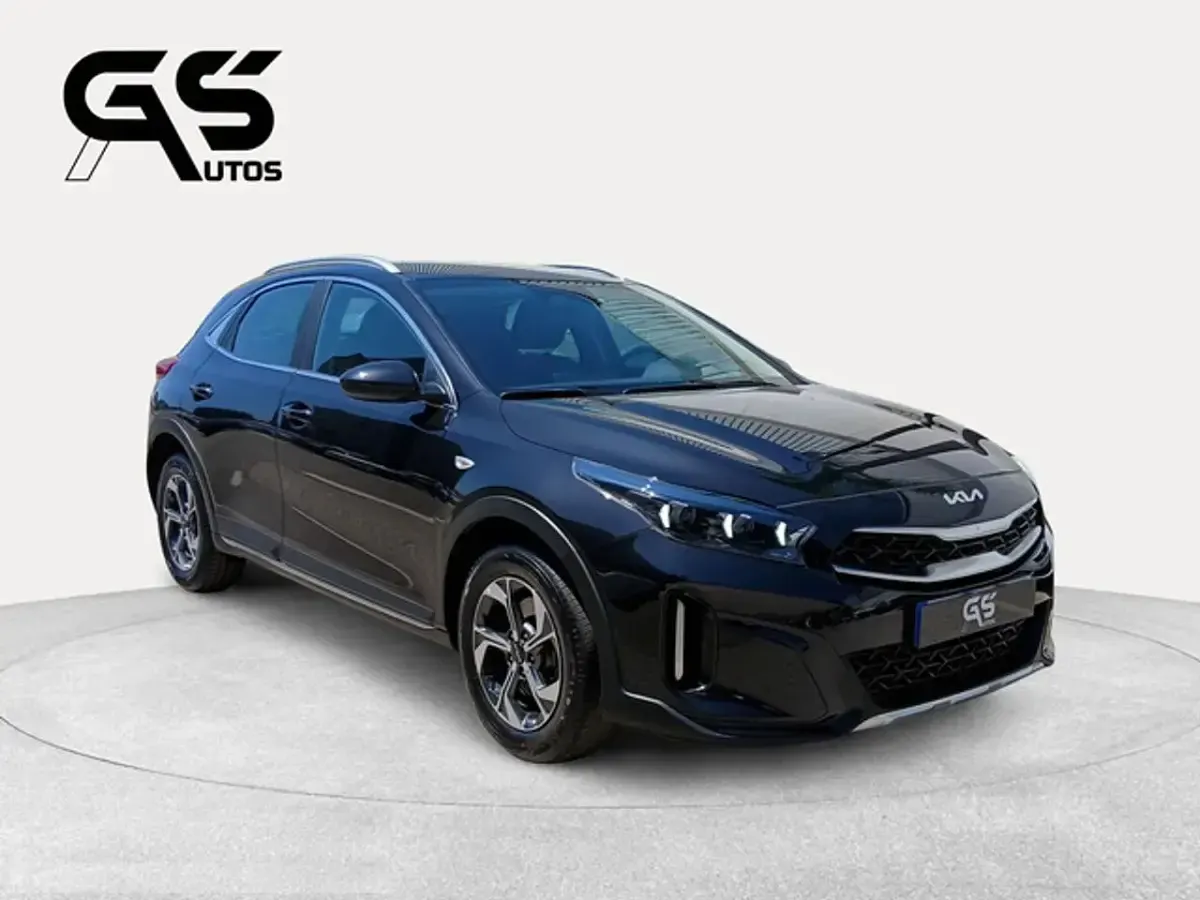 Usado Kia XCeed 100 CV (73 kW) 2024 Negro SUV
