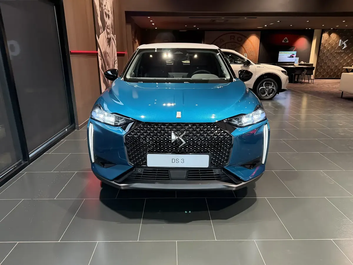 Nuevo DS Automobiles DS4 145 CV (106 kW) 2026 Azul