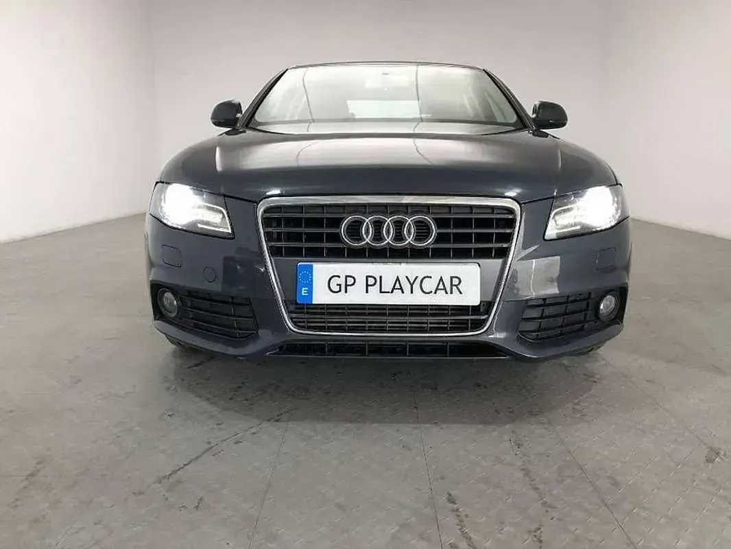 Usado Audi A4 139 CV (102 kW) 2008 Gris Berlina