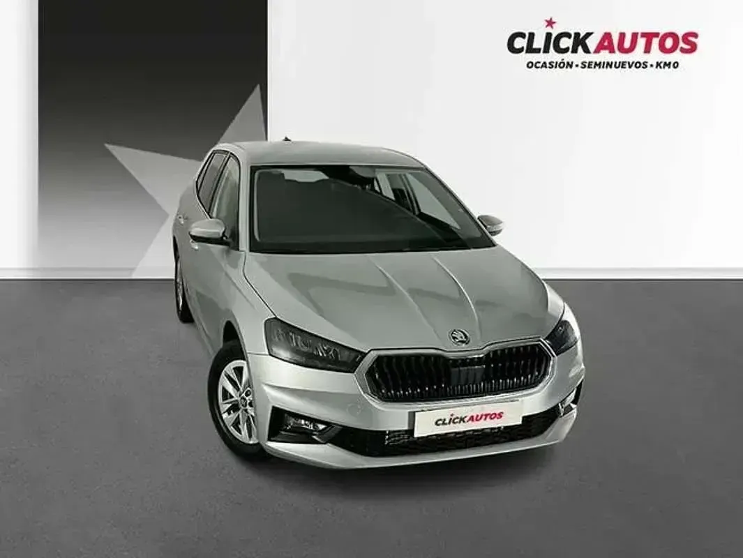 Usado Skoda Fabia Selection 116 CV (85 kW) 2025 Plateado Utilitario