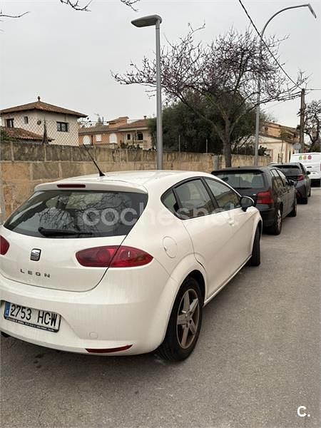 Usado Seat Leon 90 CV (66 kW) 2011 Blanco Utilitario