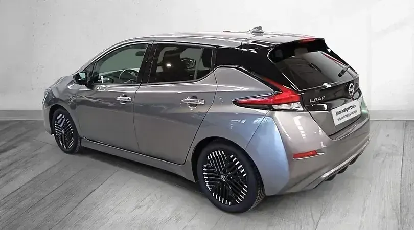 Usado Nissan Leaf N-Connecta 110 kW (150 CV) 2022 Gris skyline grey (metalizado) Utilitario