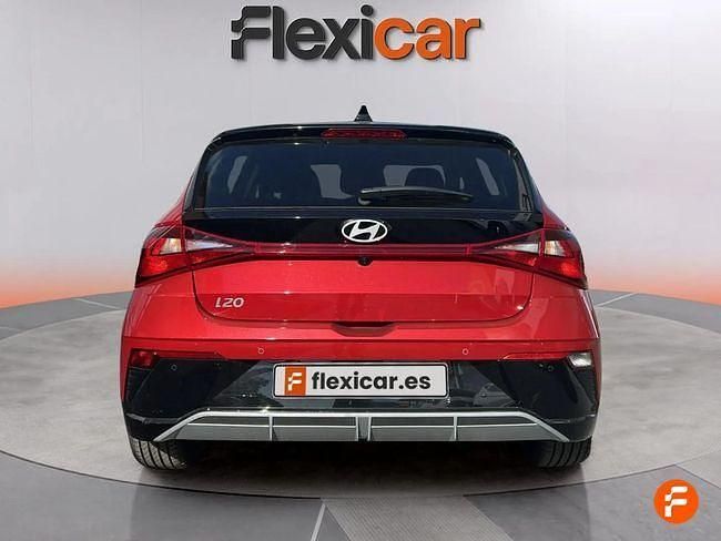 Usado Hyundai i20 100 CV (73 kW) 2025 Rojo Utilitario