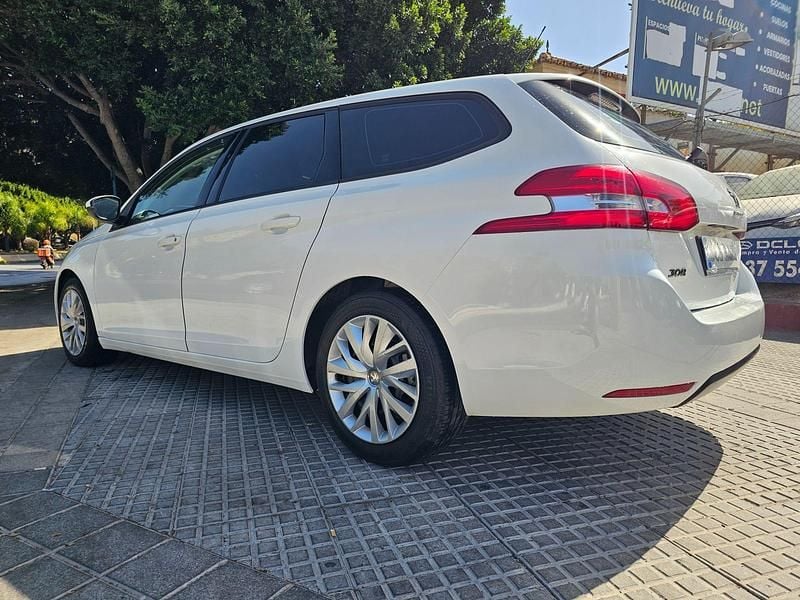 Usado Peugeot 308 Allure 130 CV (95 kW) 2020 Blanco Familiar