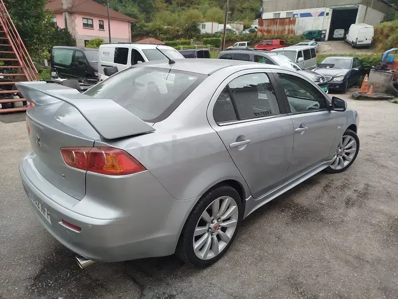 Usado Mitsubishi Lancer Sportback Invite 140 CV (102 kW) 2008 Gris / plata Berlina
