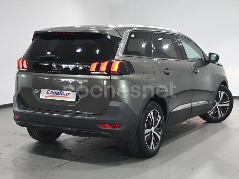 Usado Peugeot 5008 Allure 130 CV (95 kW) 2020 Gris Monovolumen