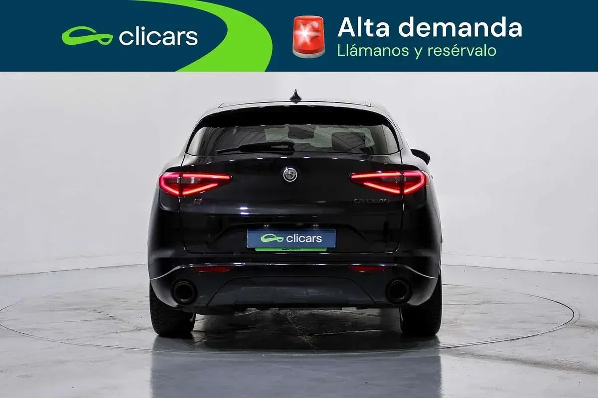 Usado Alfa Romeo Stelvio Veloce 209 CV (153 kW) 2021 Negro SUV