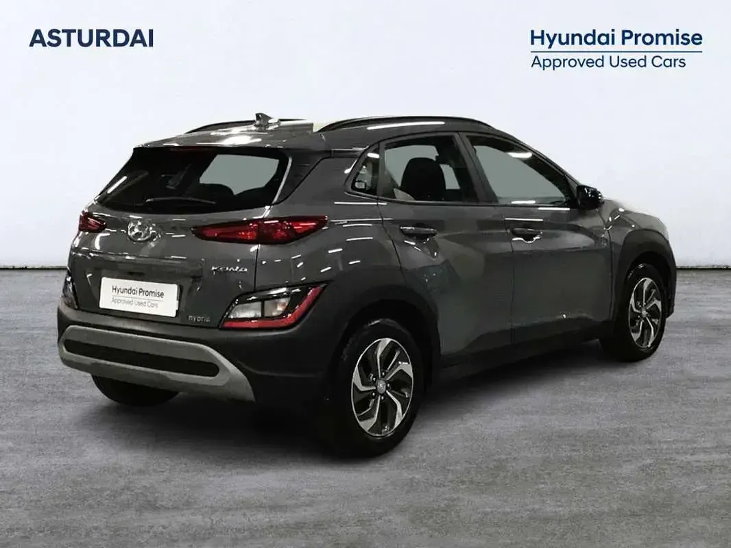 Usado Hyundai Kona 141 CV (103 kW) 2022 Gris SUV