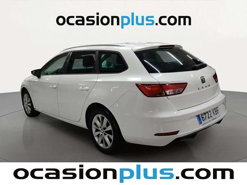 Usado Seat Leon Style Plus 115 CV (84 kW) 2017 Blanco Familiar