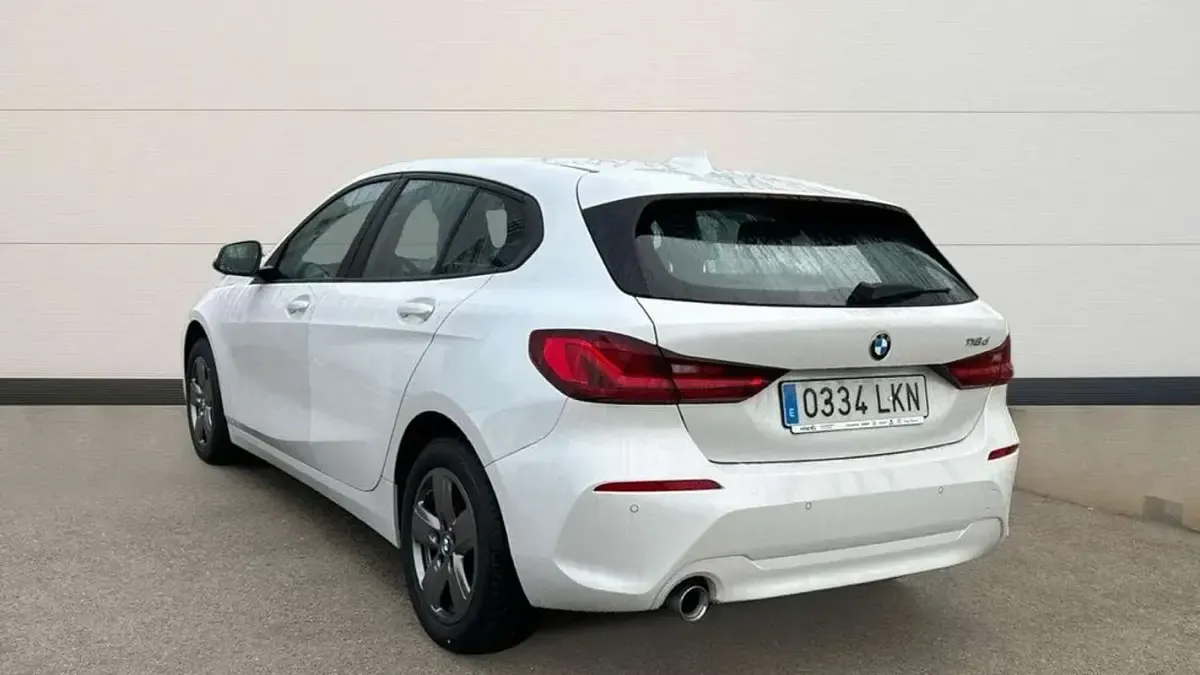 Usado BMW 116 117 CV (86 kW) 2020 Gris Utilitario