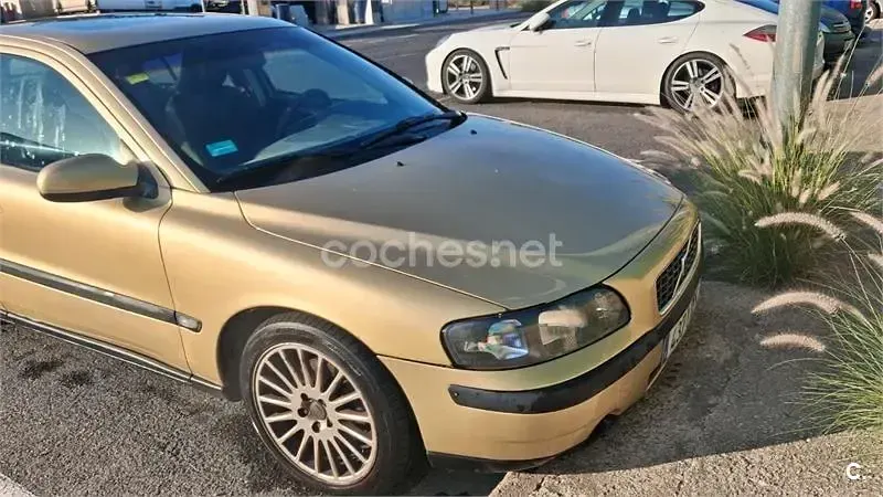 Usado Volvo S60 Summum 163 CV (119 kW) 2003 Amarillo Berlina