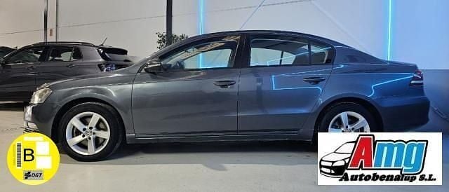Usado VW Passat Trendline 105 CV (77 kW) 2014 Gris Berlina