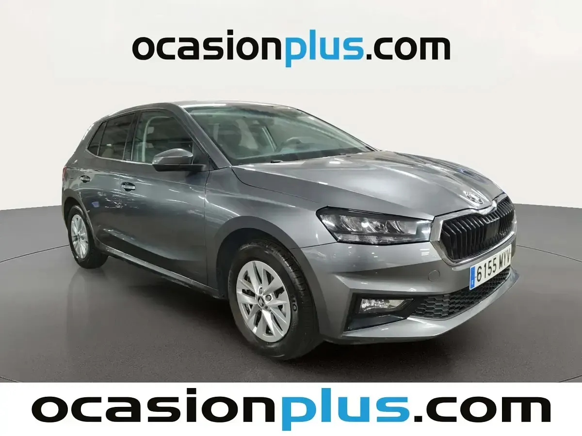 Usado Skoda Fabia Selection 95 CV (69 kW) 2025 Gris Berlina