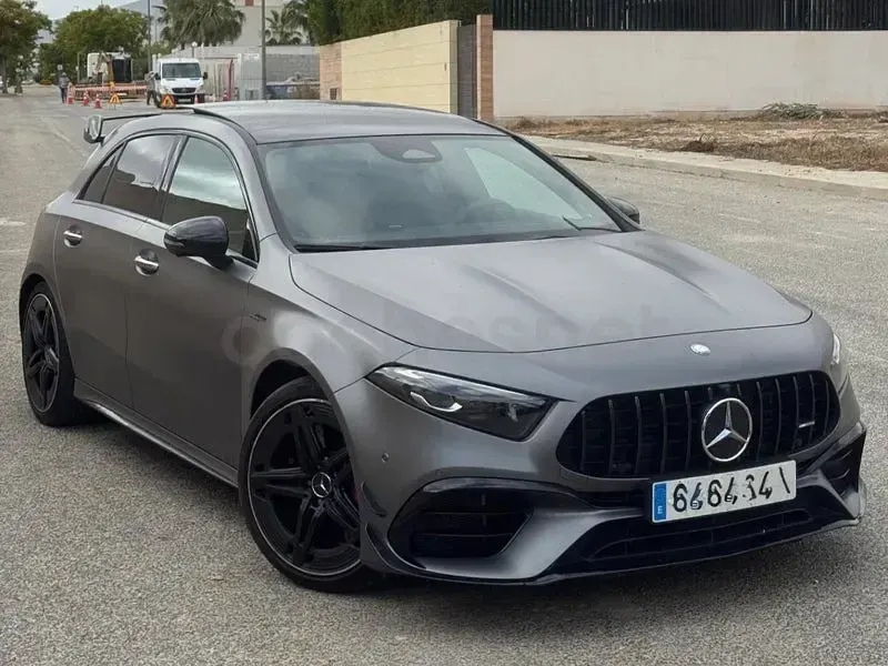 Usado Mercedes A45 AMG 421 CV (309 kW) 2024 Gris / plata Utilitario