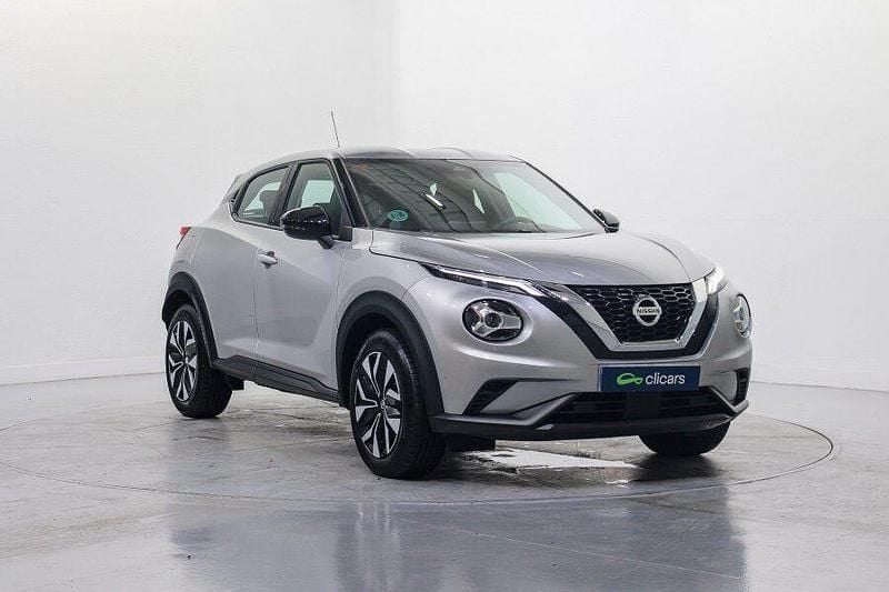 Usado Nissan Juke Acenta 114 CV (83 kW) 2021 Gris / plata SUV