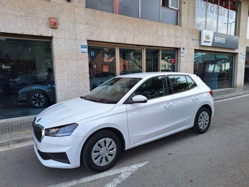 Usado Skoda Fabia Active 80 CV (58 kW) 2022 Utilitario