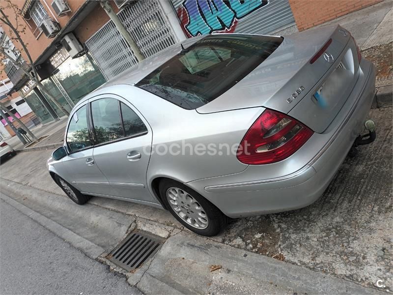 Gris / plata Usado 2006 Mercedes E280 Elegance Berlina | 4000 € - Imagen 1/4